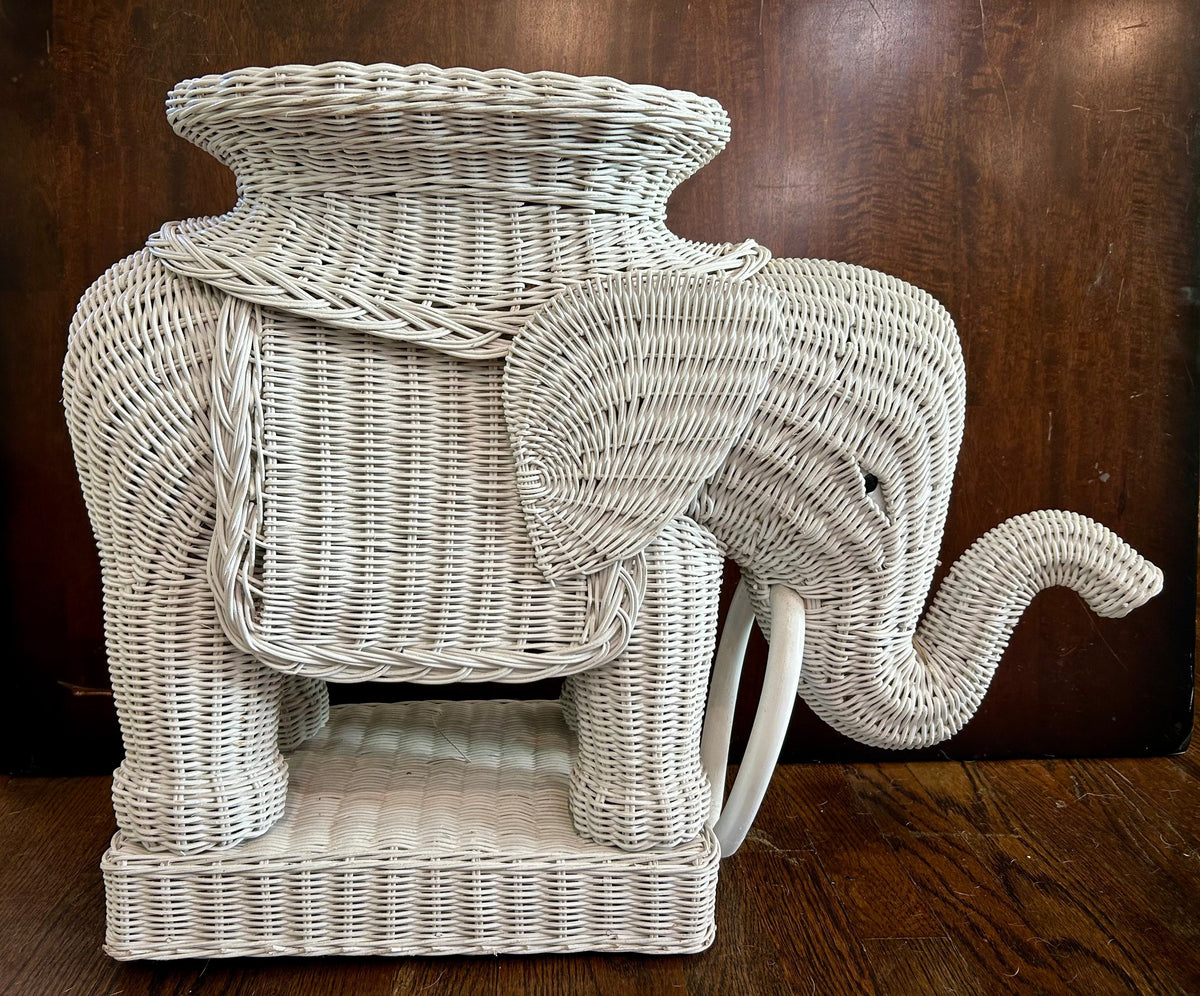 #32 Eelphant Decor