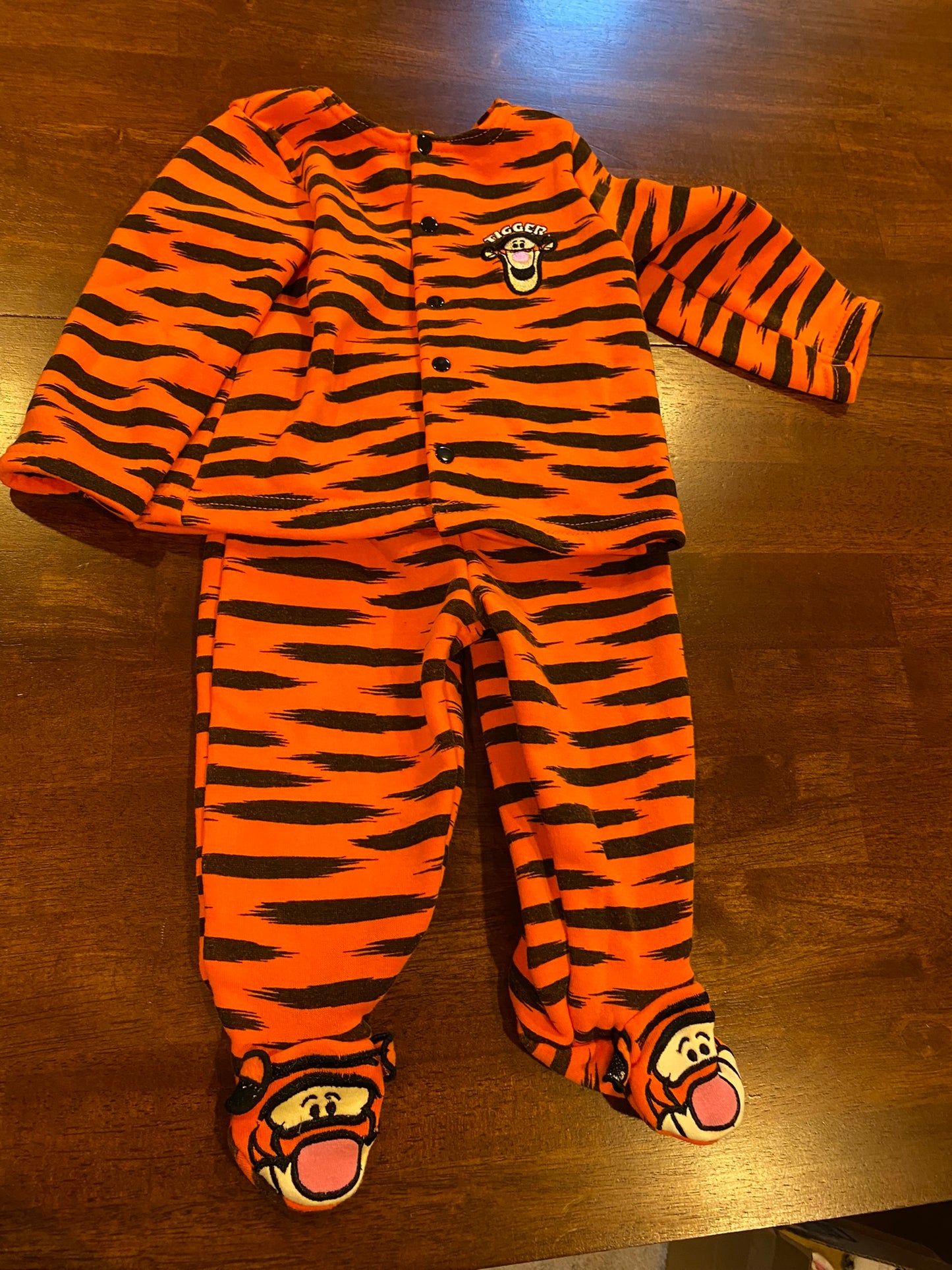 77A 3-6mo Tigger Jacket/Pants