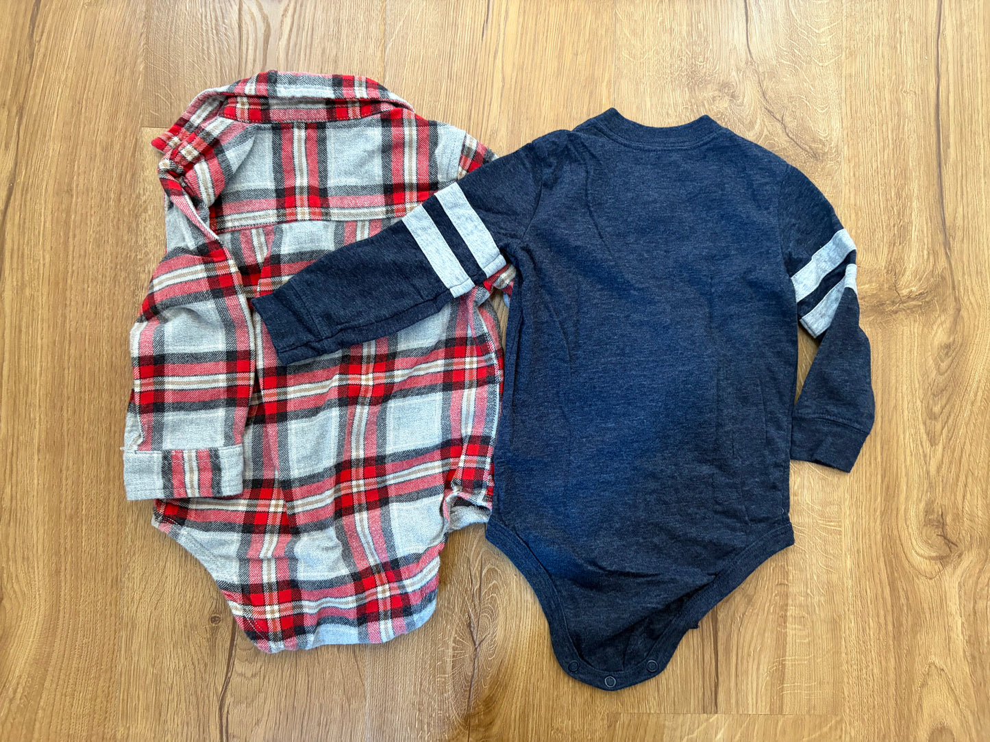 #6 - Osh Kosh Boys Long Sleeved Bodysuits (pack of 2) - 18 months
