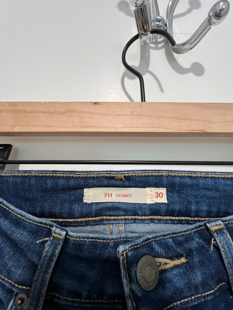 Seller #76 - Levi 711 Skinny Women's Mid-Rise Jeans - Size 30x28