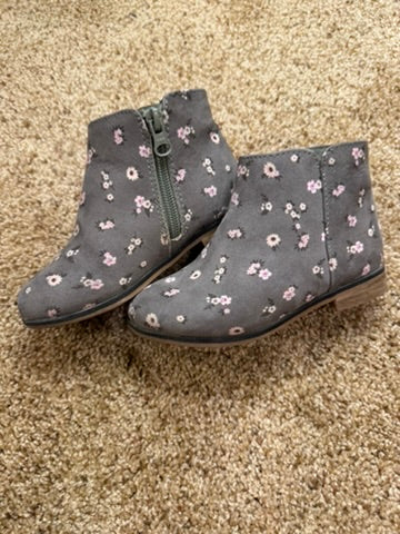 #86a girls size 9 cat and jack boots