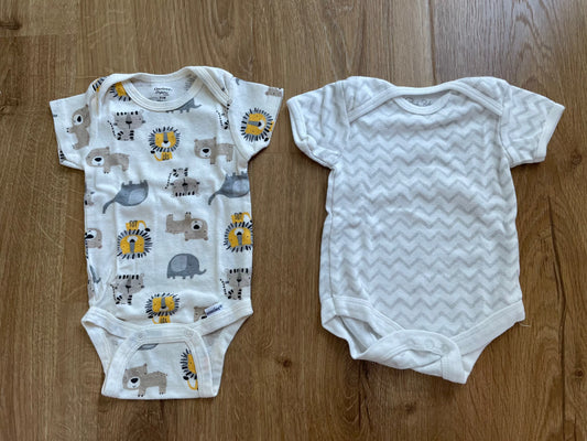 #6 - Short Sleeved Bodysuits/Onesies - Size 0-3 months