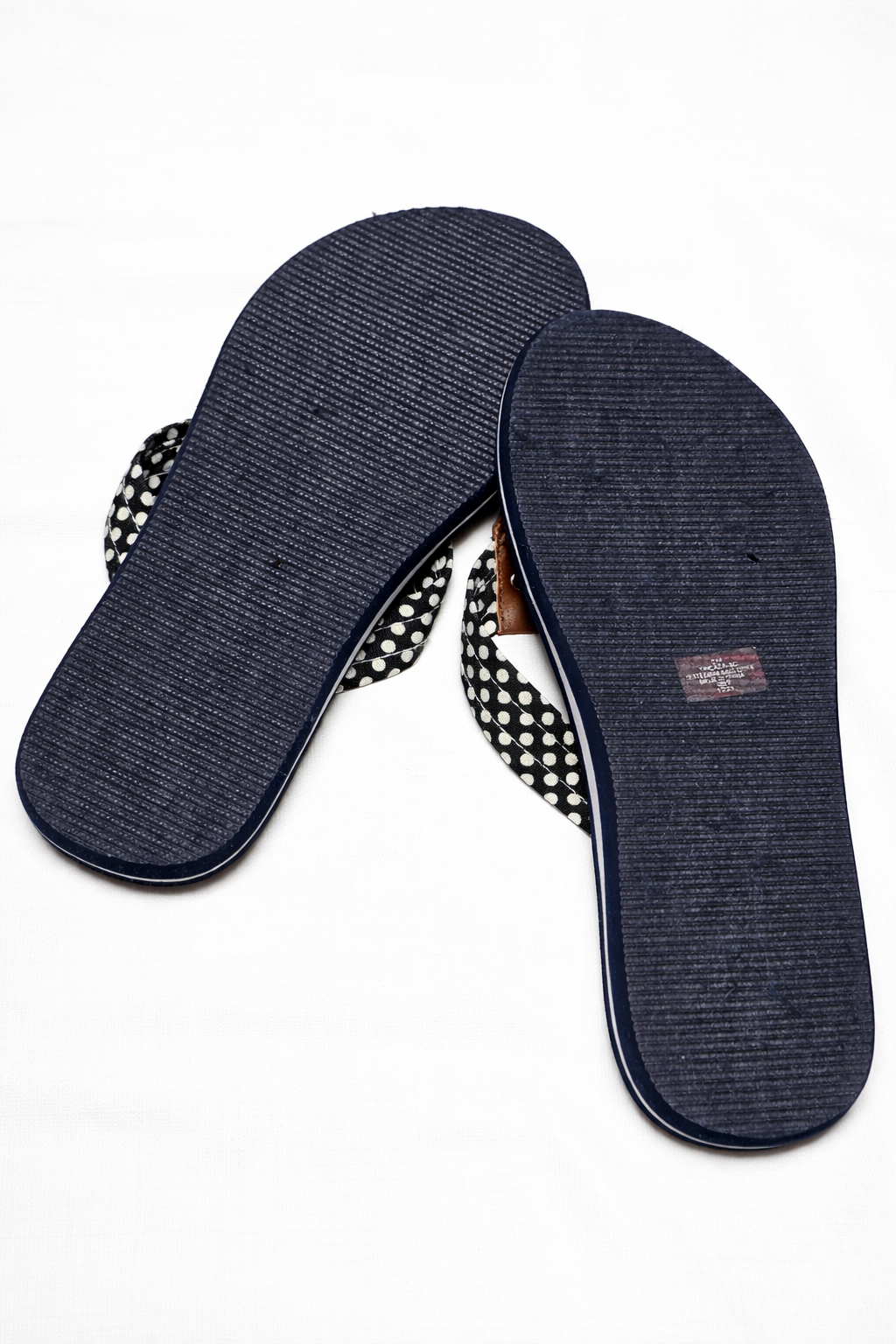 #91 REDUCED Women's 9 Tommy Hilfiger flip flops - blue polka dot NWOT