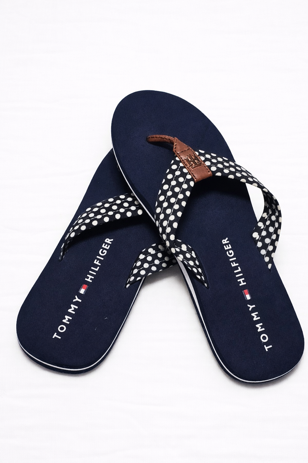 #91 REDUCED Women's 9 Tommy Hilfiger flip flops - blue polka dot NWOT