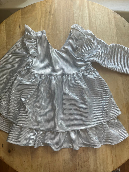 #97- Tahari girls silver top- Size 4
