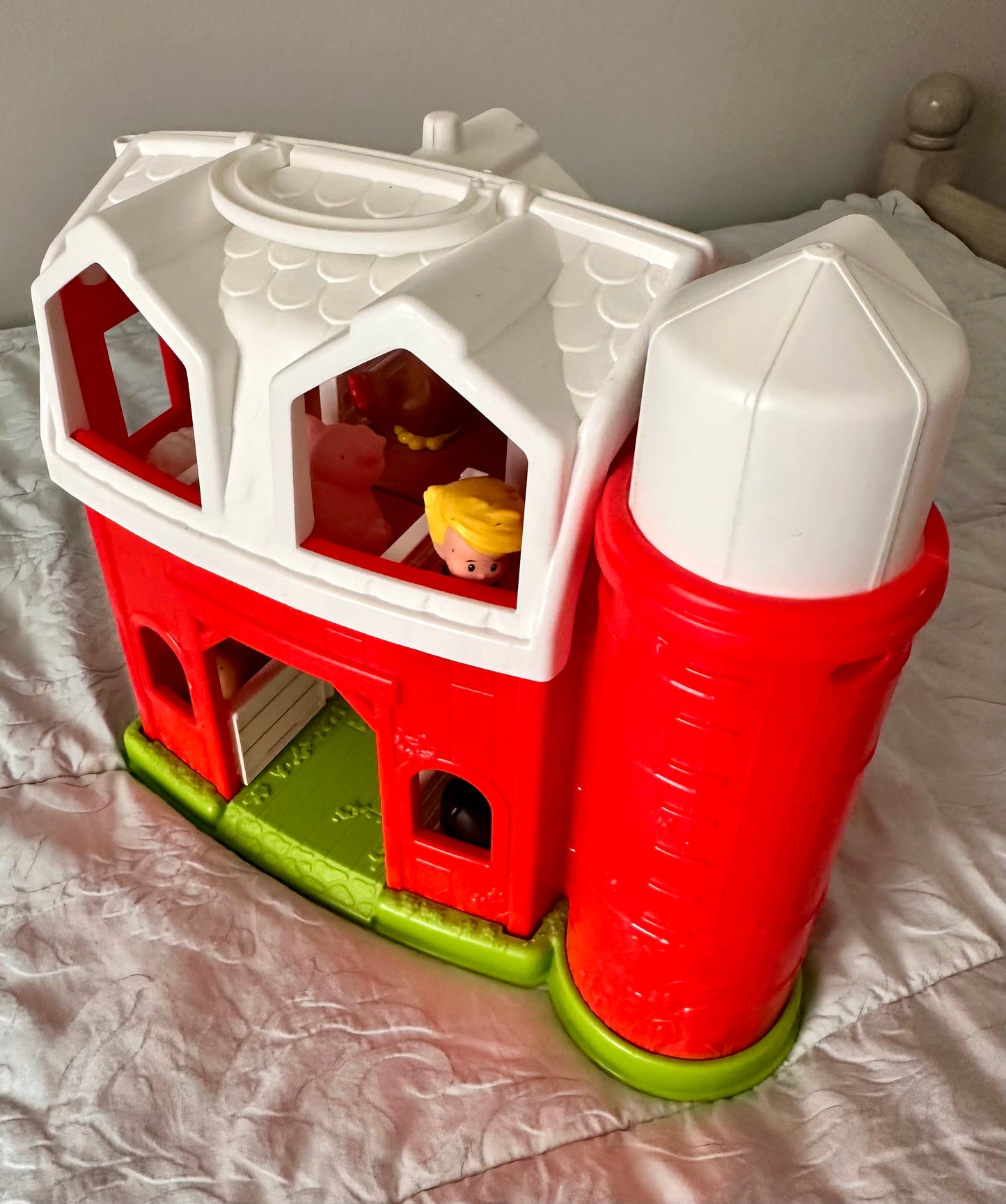 Seller #114 - Little People Farm with Figurines
