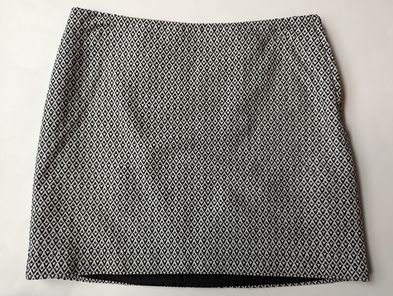 #17 Gap black/white women size 8 skirt, EUC