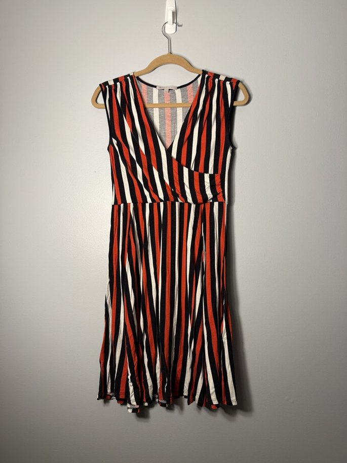 Seller 229 - Gap size S dress
