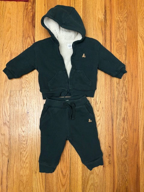 Seller 34 - 6-12 mo Gap sherpa lined thermal matching set