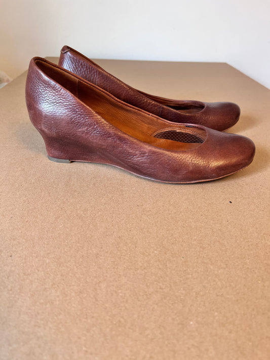 #176 - Gentle Souls women’s leather wedges |9.5M