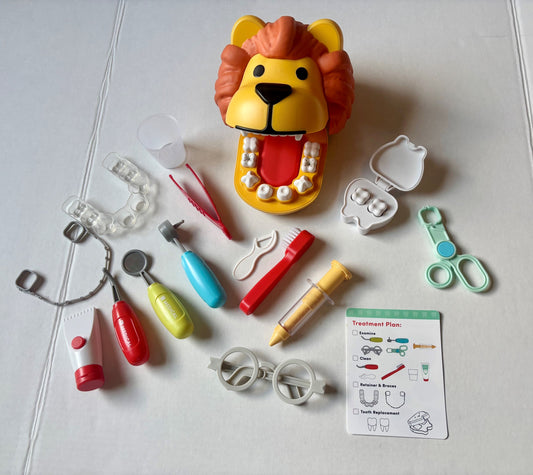 #154 Gigglescape Lion Dentist Set