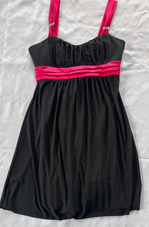 #29 Junior Size L  Black and Pink Holiday Dress EUC