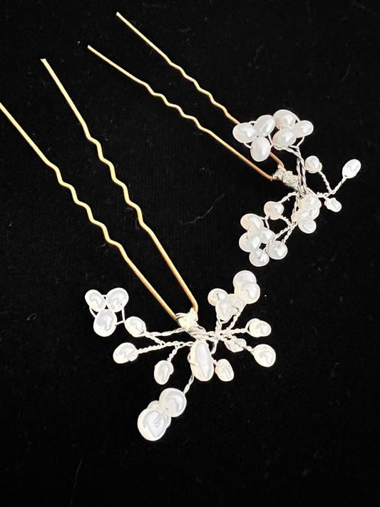 #176 - boutique pair of pearl and gold hair pins