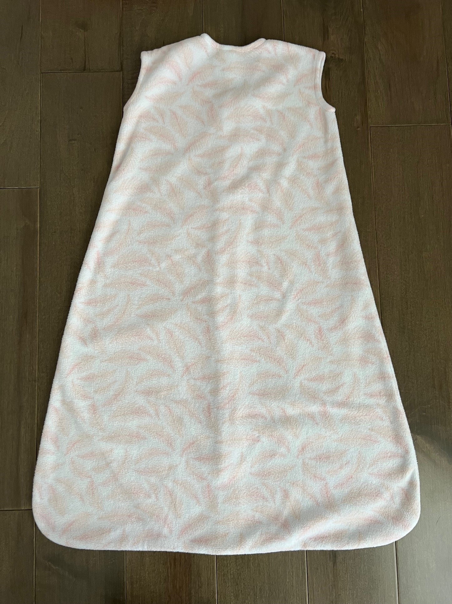 HALO cream/pink feather print, fleece sleepsack, size MED, 6-12 months