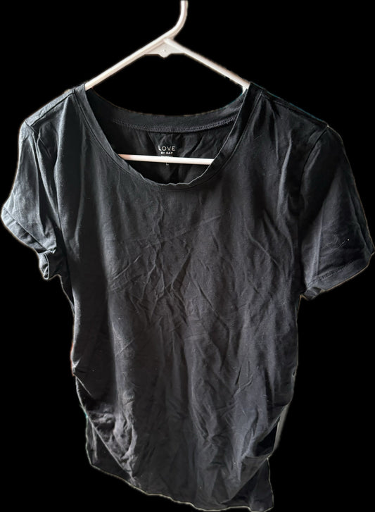#20 Gap maternity black tshirt GUC (weird shading, product is in good condition) Size L