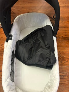 #34 Baby Jogger City Select Tandem Stroller with Bassinet in Black