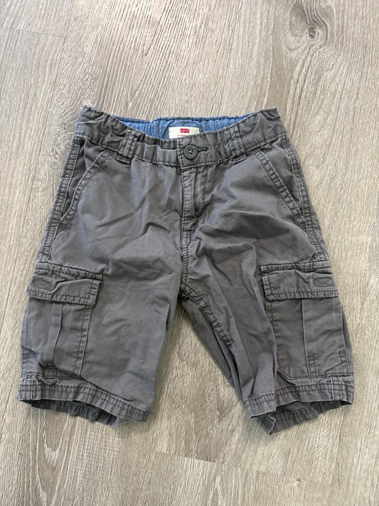 #149 reduced Boys size 6 Levi’s grey cargo shorts