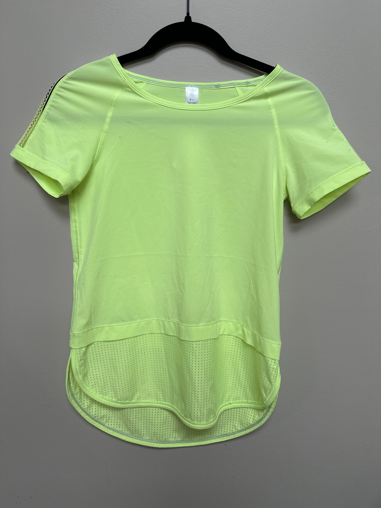 #130 Ivivva Lululemon for Girls Sz 12 Running Top