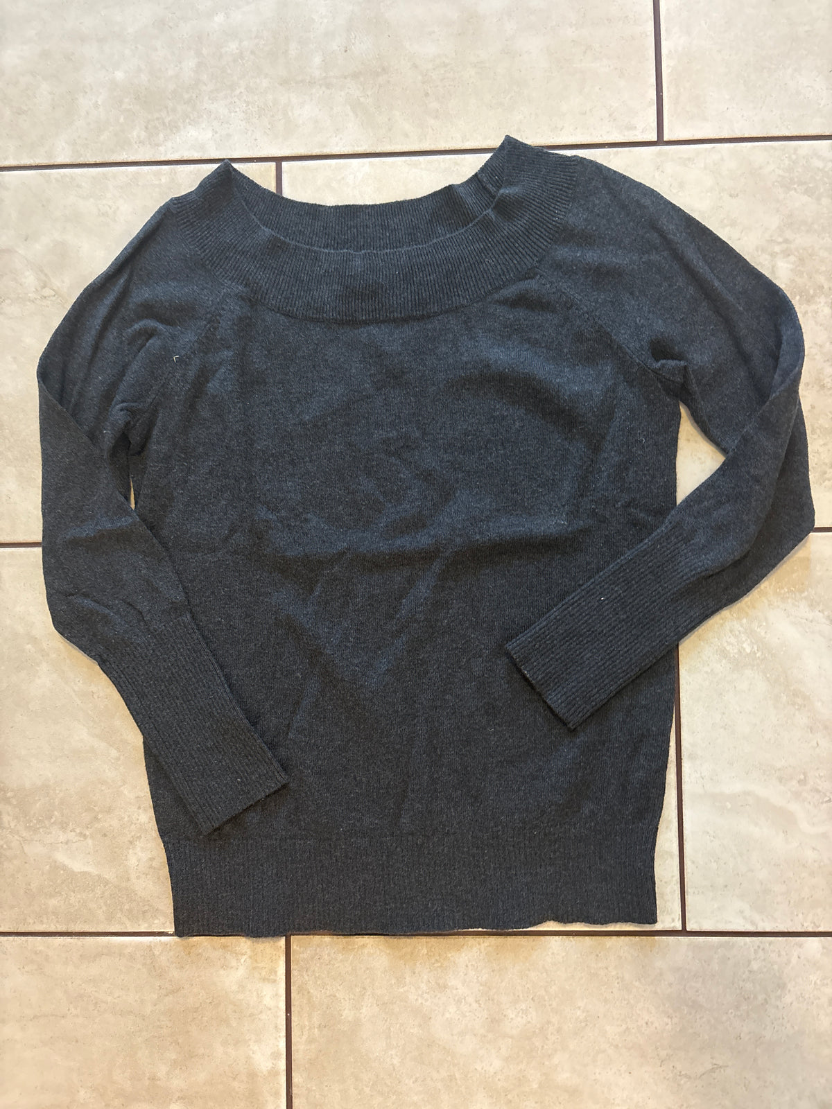 #166 women’s Loft M sweater