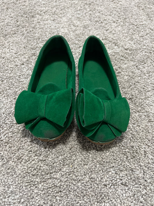 #99 Girls Green Bow Ballet Shoes GUC Size 9