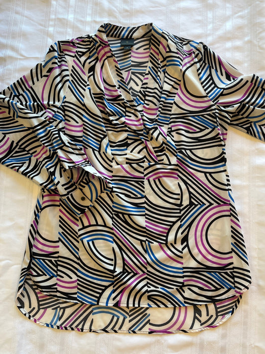#29 Women’s size M silky over shirt EUC