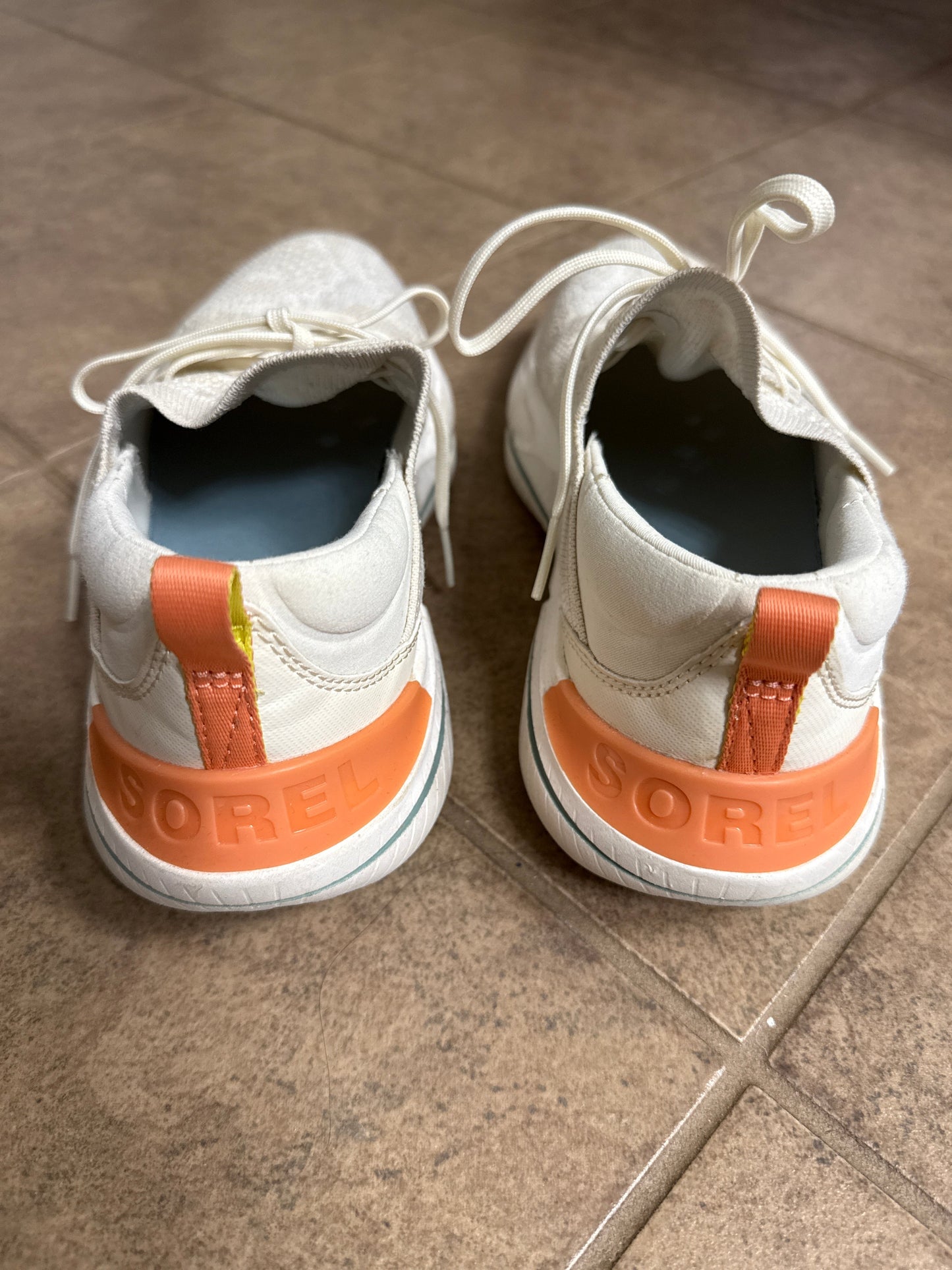 Seller #216 Women’s size 8 Sorel sneakers, EUC