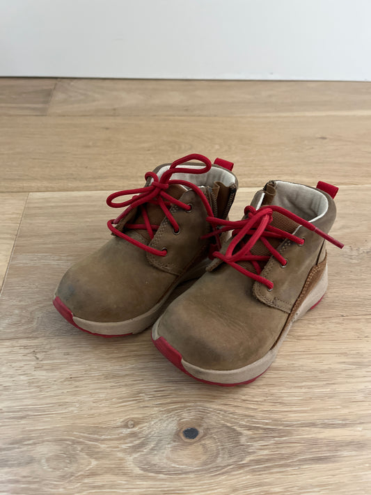 #110 Ugg Boots Toddler Boys size 8c
