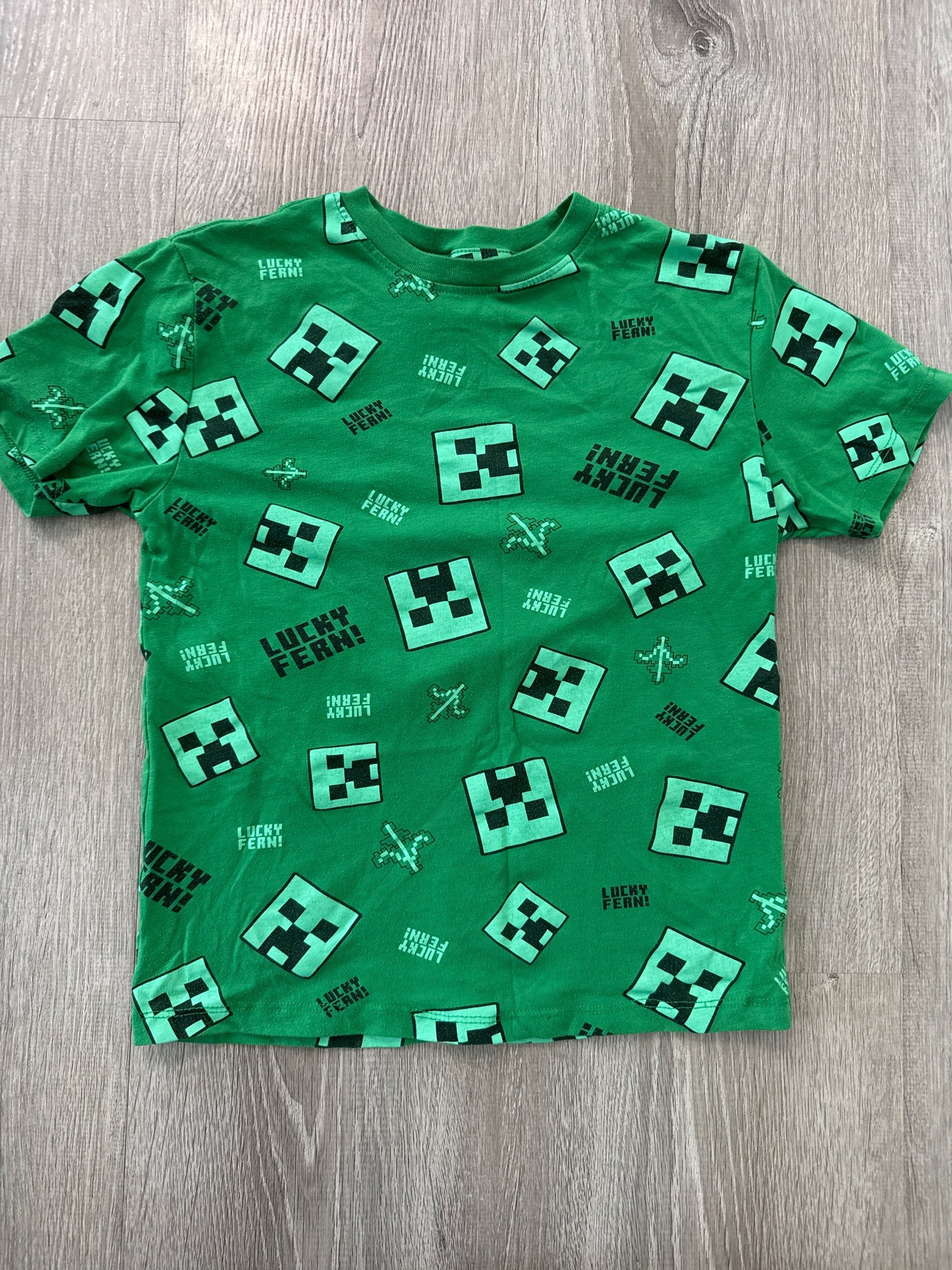 #149 reduced Boys medium lucky fern Minecraft shirt