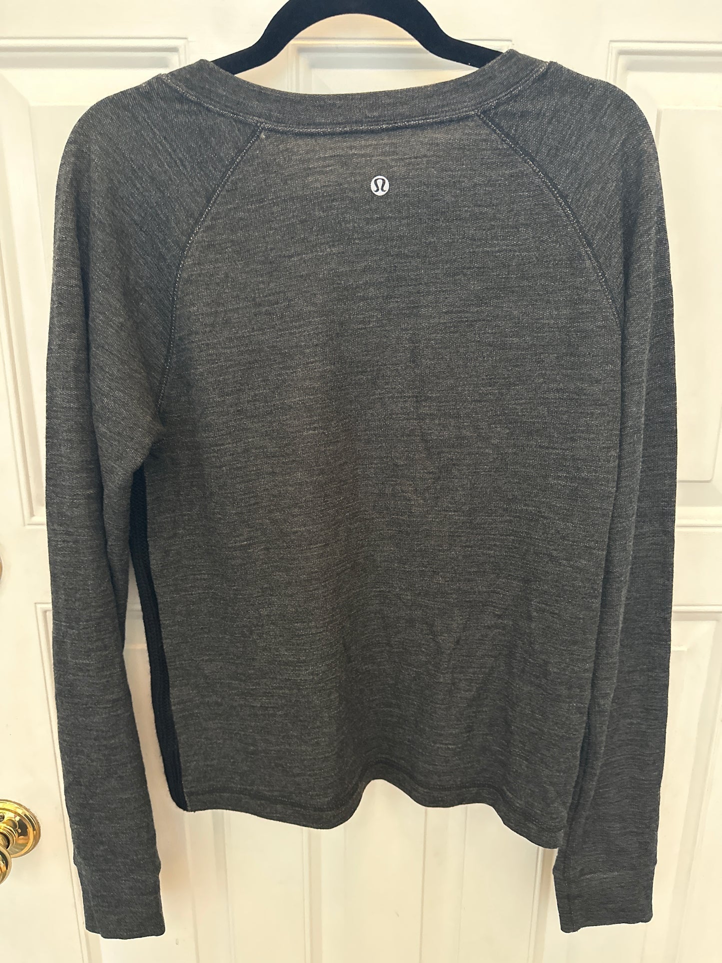 #81A Lululemon Sz 8 (no size dot) Cable Knit Sweater