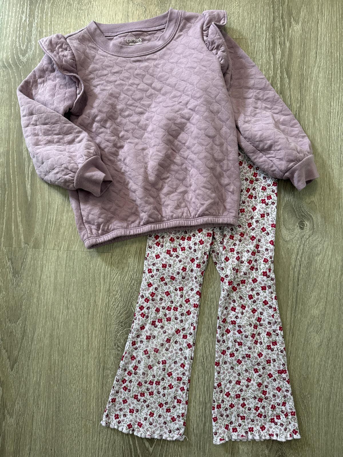 #149 Girls Carters 4T purple floral sweatshirt pant set