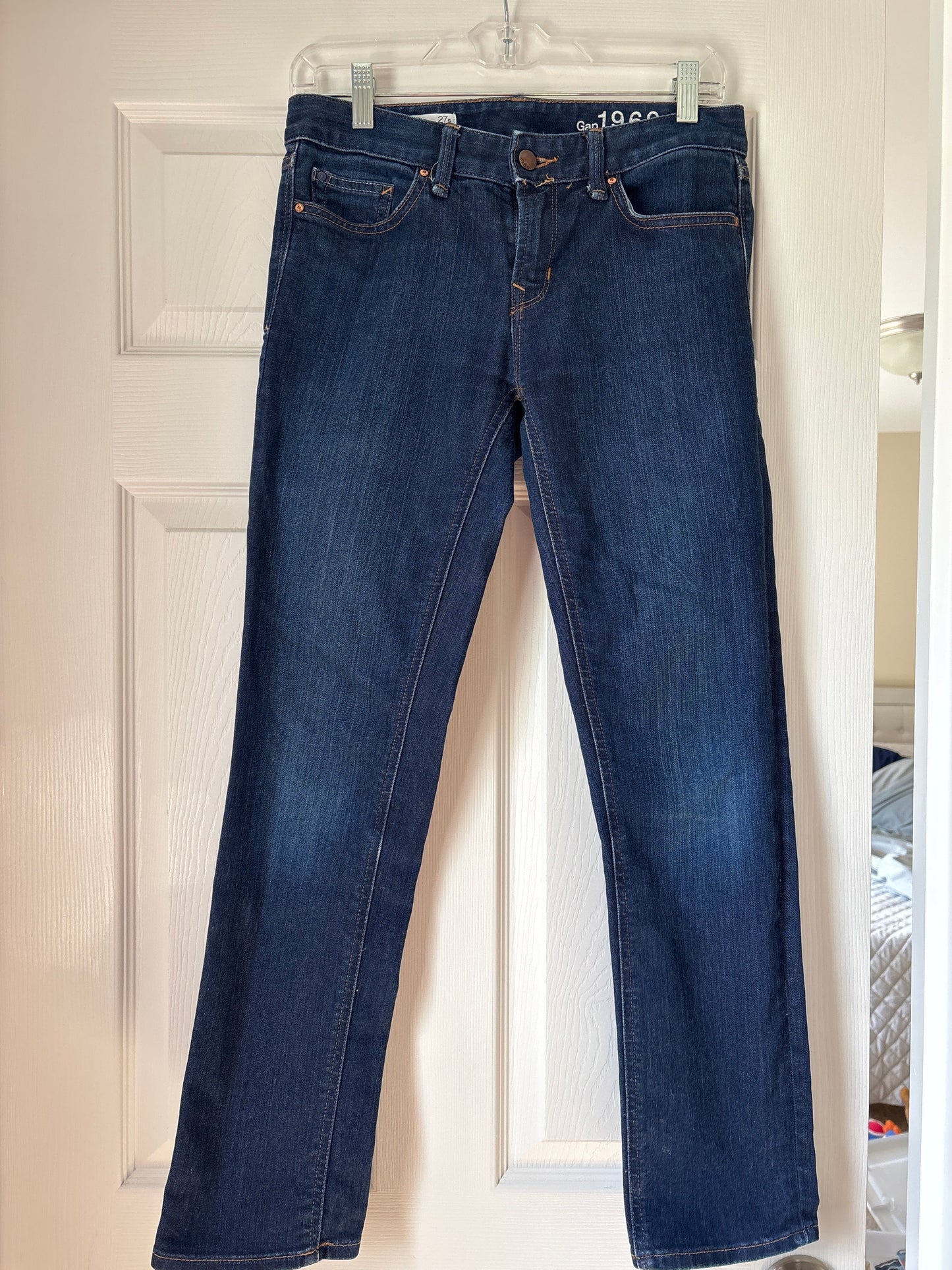 Seller #62 Women's Gap1969 Real Straight blue jeans sze 27s EUC