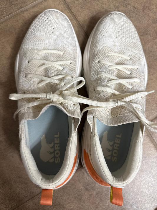 Seller #216 Women’s size 8 Sorel sneakers, EUC