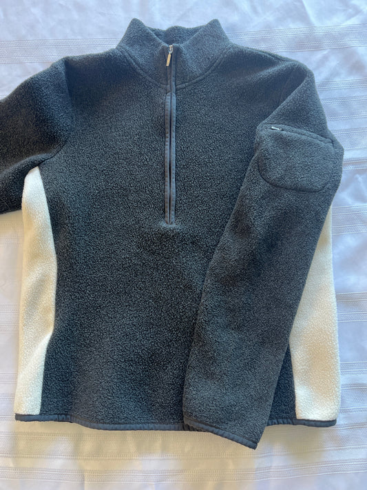 #43 Juniors Gap L quarter zip EUC