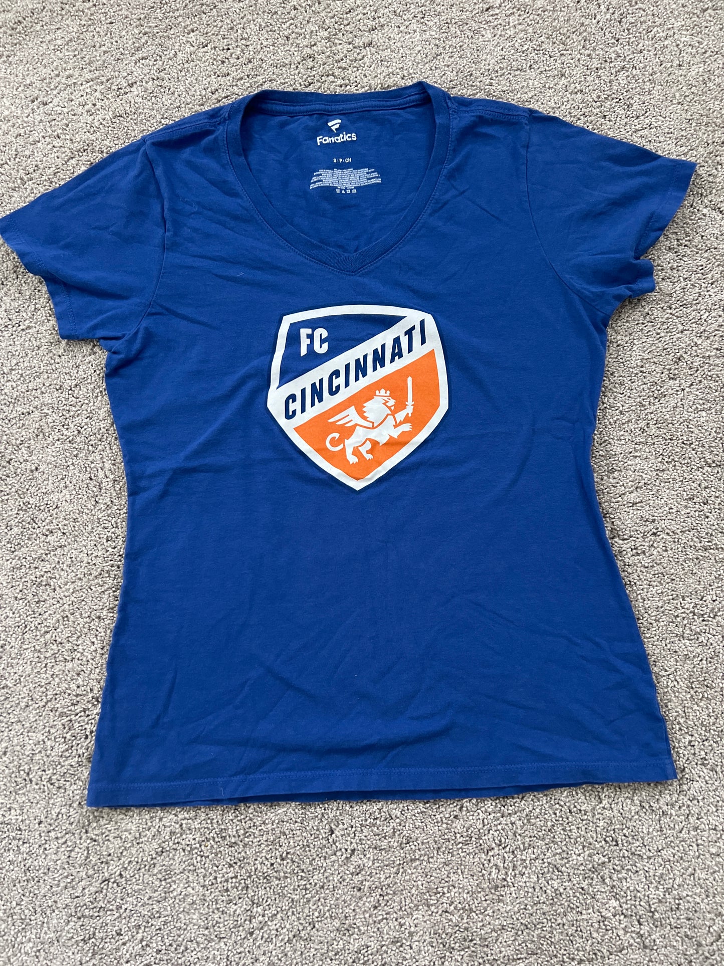 Women’s FC Cincinnati Vneck Tshirt Size S PPU 45243