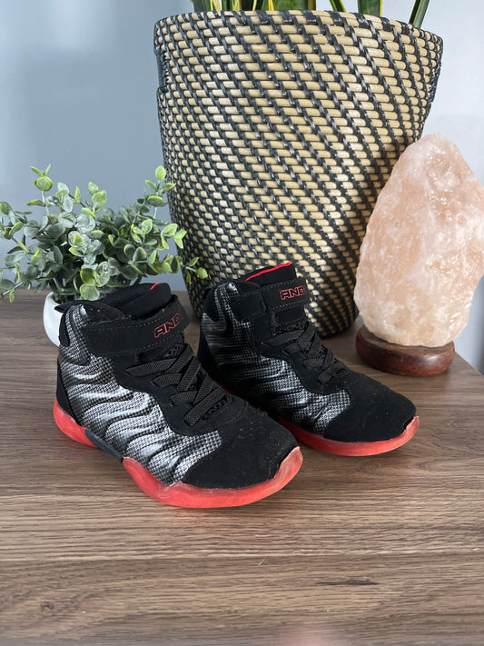 Boys Nike Jordan AND1  size 11 high top sneaker VGUC