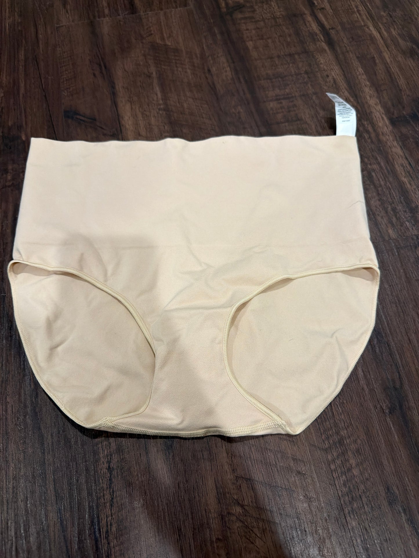 #107 nwot Spanx size 1x underwear