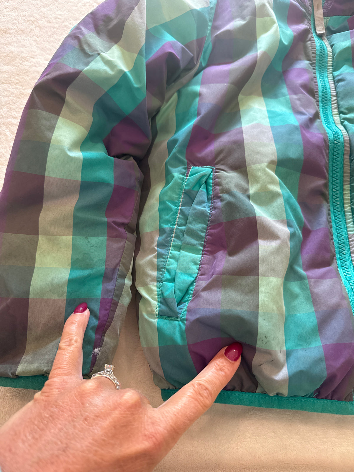 #81 Girls 7/8 Northface coat not in perfect condition but lots of life
