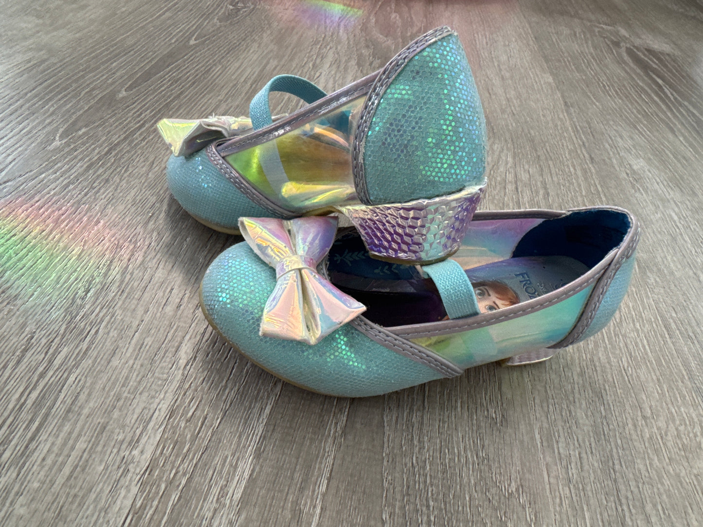 #149 Girls Disney Elsa dress up shoe size 9