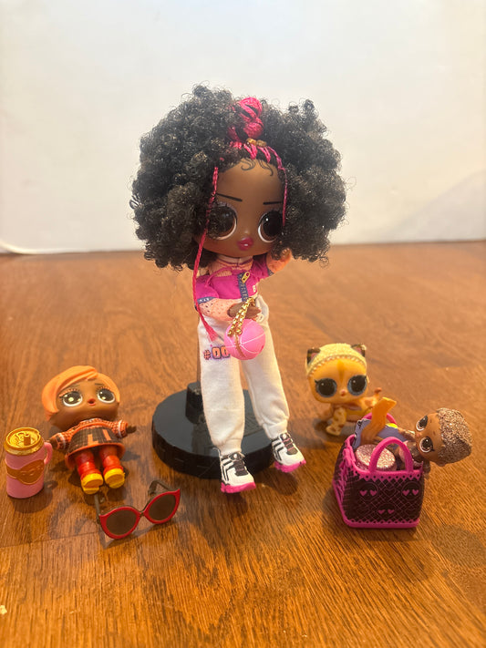 #182 Teen Hoops girl + LOL & accessories