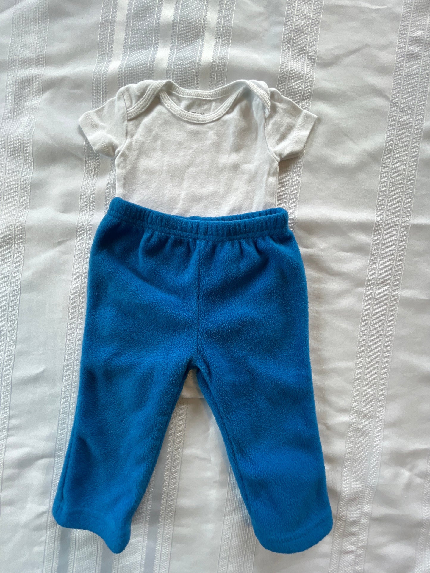 #57  Boys 3 mo 2 piece outfit EUC