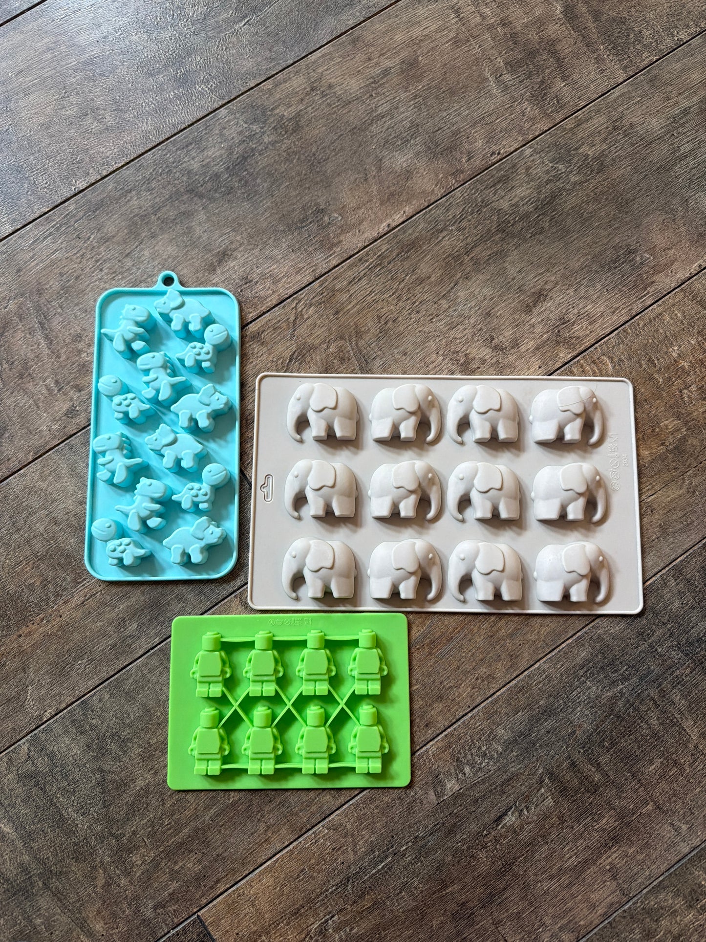#129 good condition silicone molds