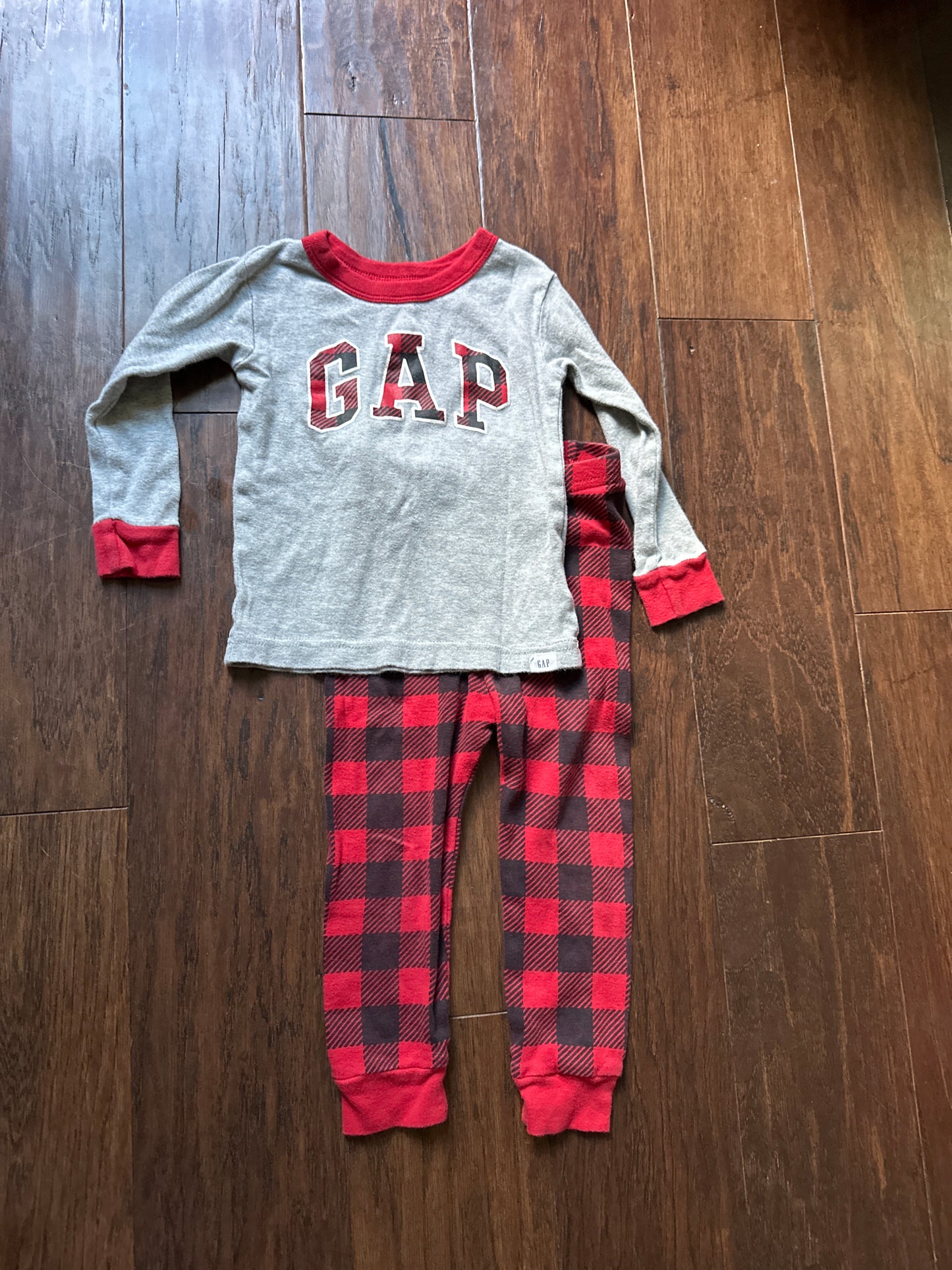 73b 18-24M Gap PJ set