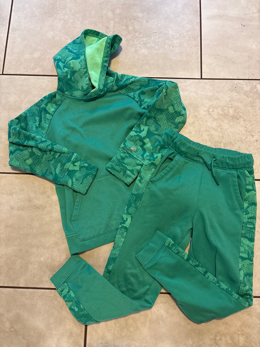 #166 boys All in Motion S(6/7) hoodie/sweatpants