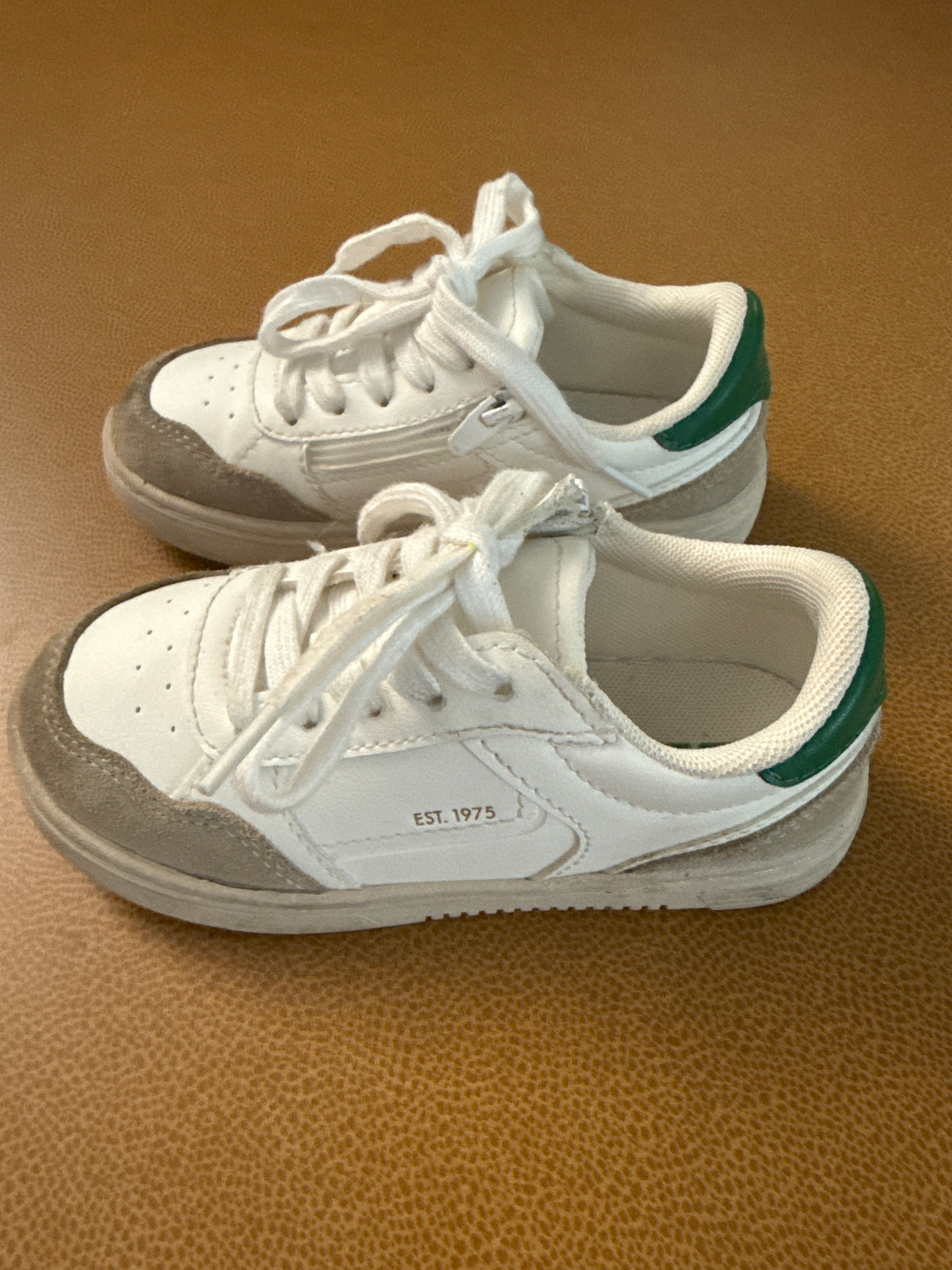 #87 Zara size 26 size 9 boys shoes GUC for slight discoloration on suede)