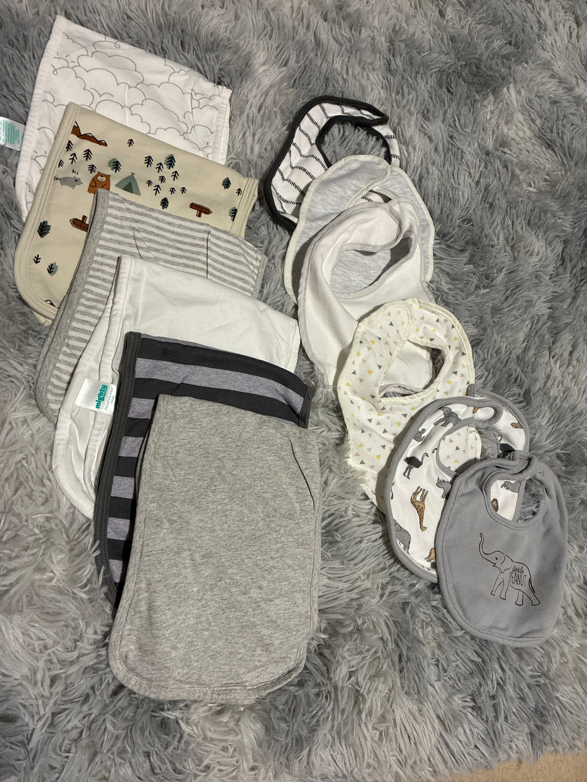 SCO46-bibs & burp cloths- gender neutral