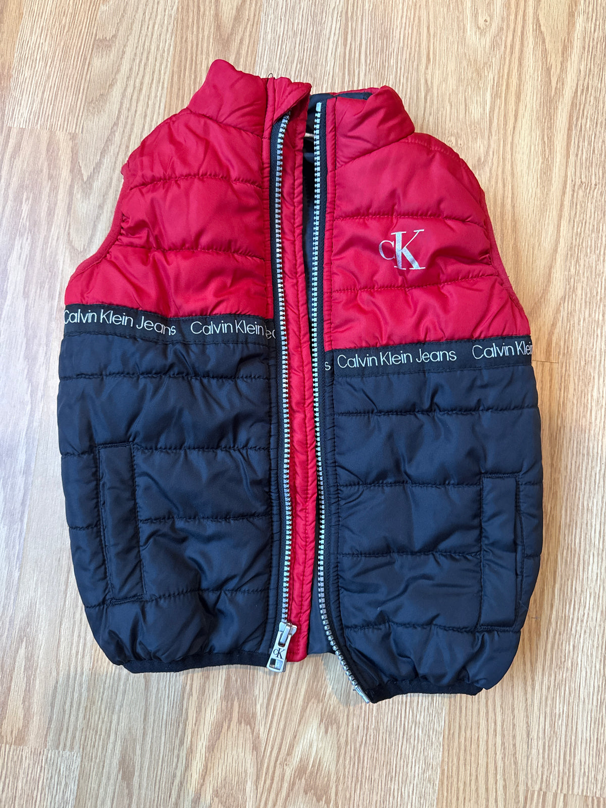 #87 Calvin Klein 3t black and red zip up vest EUC