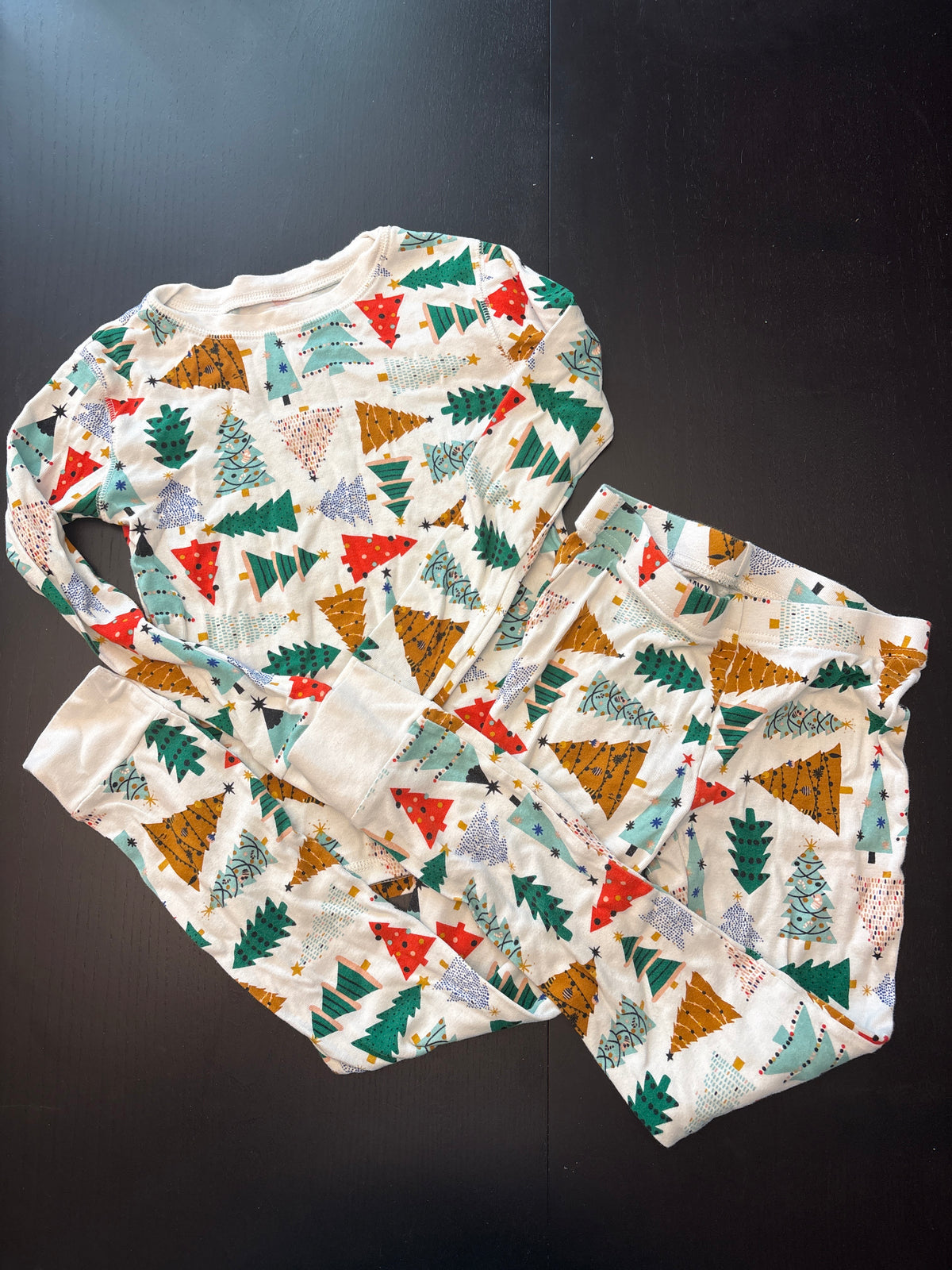#166 girls Old Navy M(8) pajamas