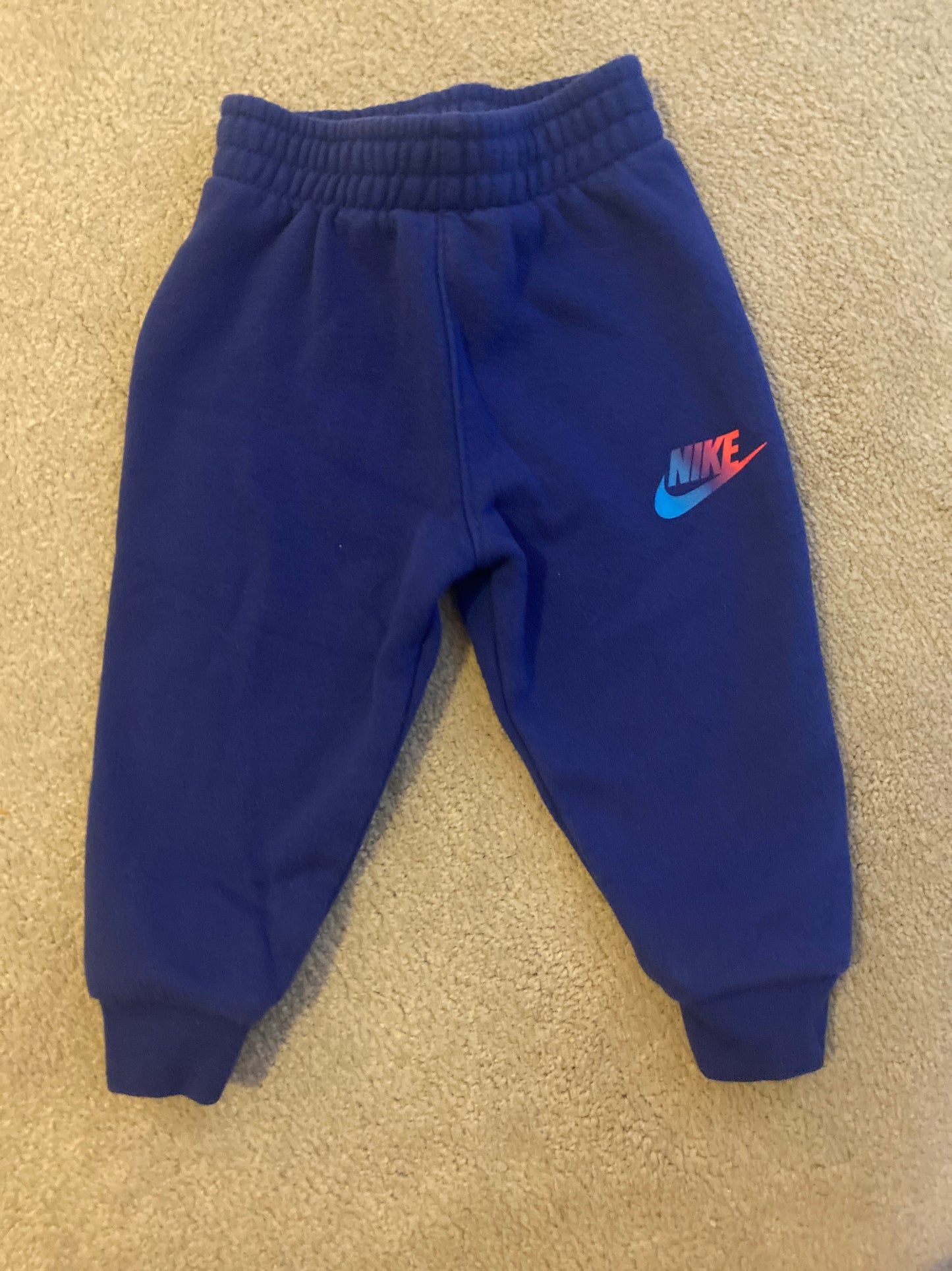 #36 Nike 12M Boy Sweatshirt and Sweatpants Set