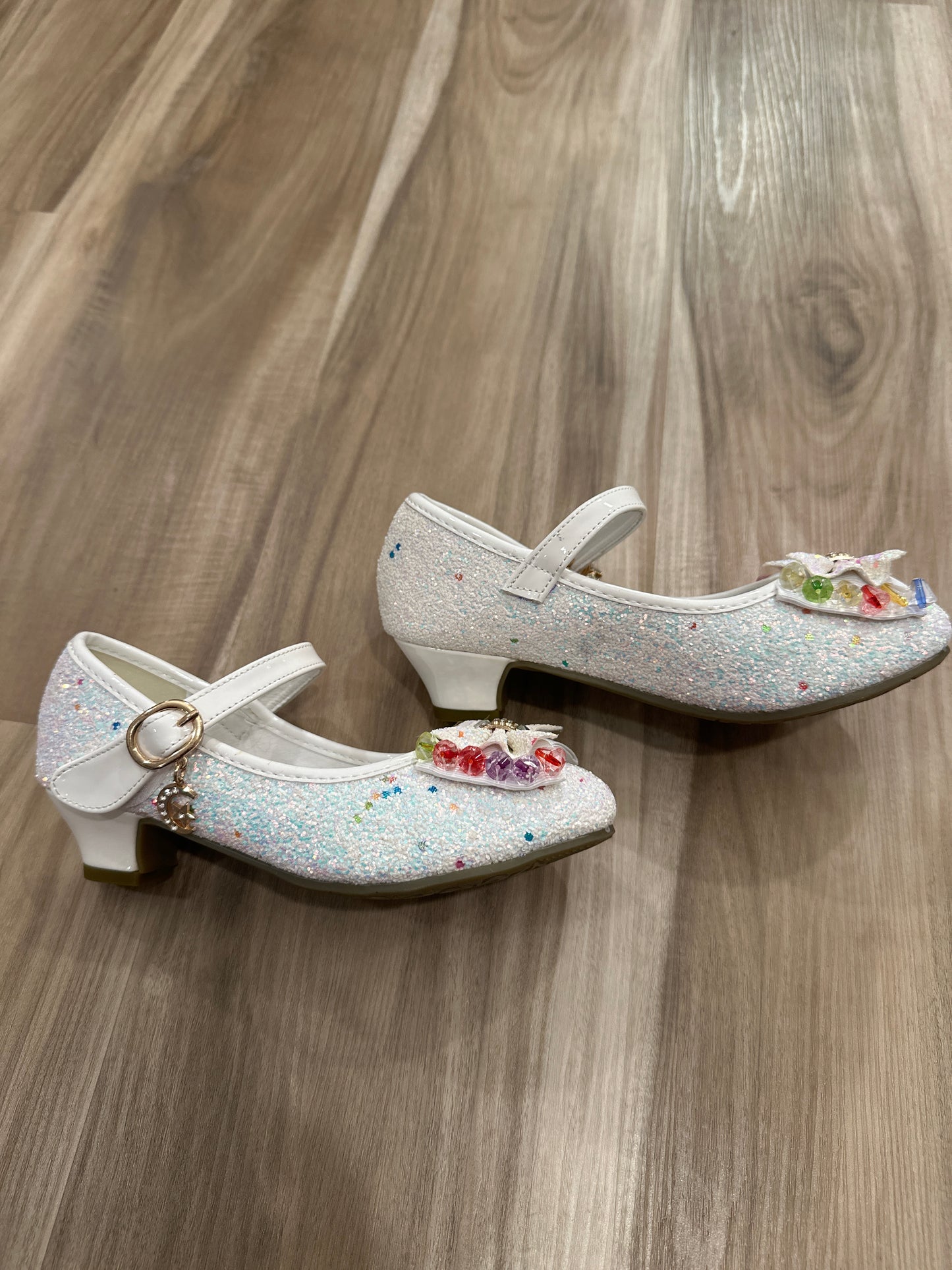 Seller 147 | Girls dress up shoes| candid Dinos | size 33/ buys fits US 1