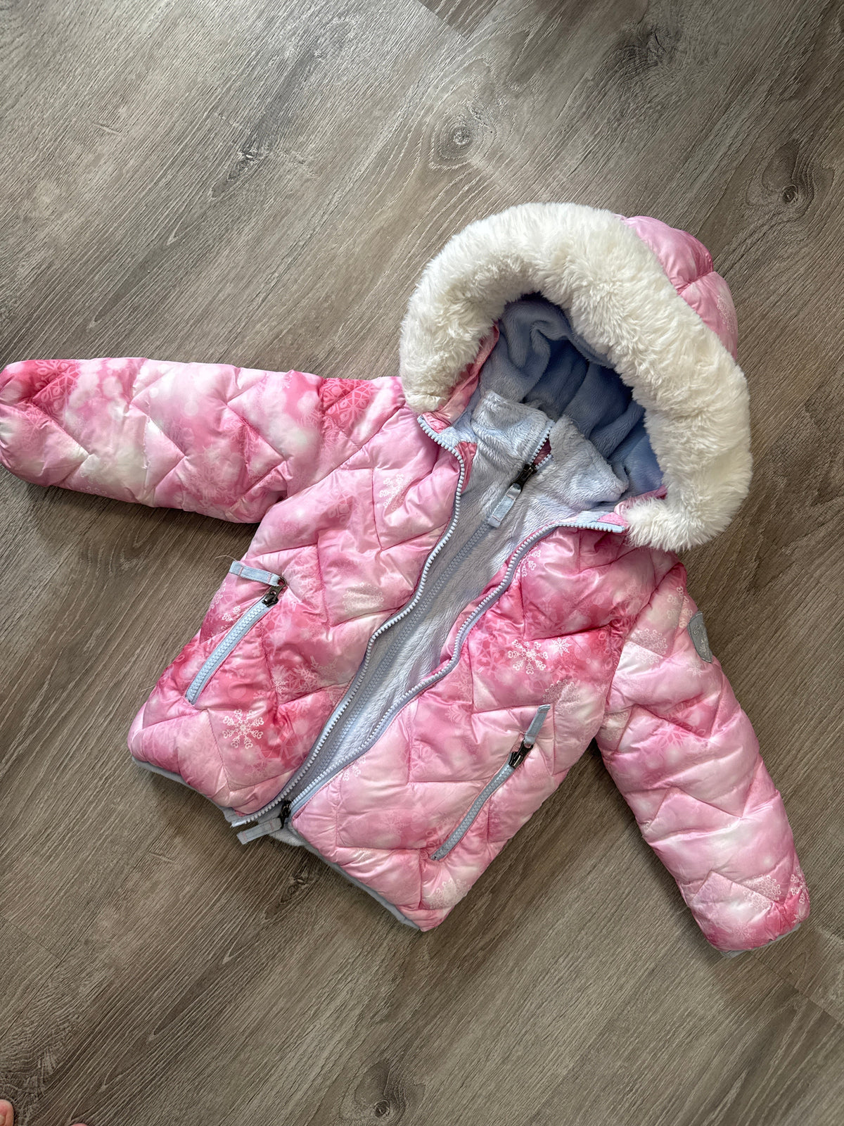 #149 Girls 4T snowzu pink snowflake coat